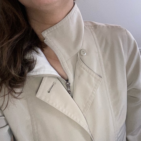 Vintage Gallery Trench in Cream - Picture 6 of 6